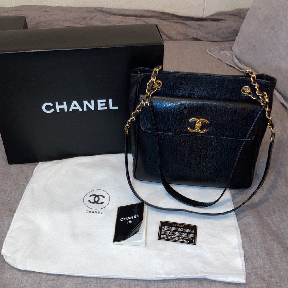 CHANEL Vintage CC Caviar Shoulder Tote Bag